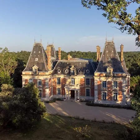 Enjoy Summer At Chateau De Monbrison, For Four Guests Lodge *
